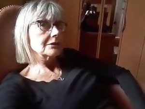 Amateur granny masturbates on webcam